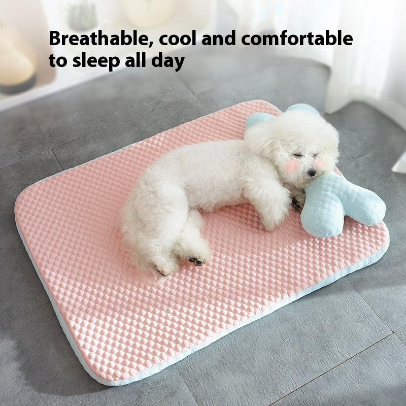 BreathEasy Dog Bed - Cooling Comfort for Your Pet